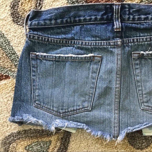 Hollister frayed mini jean skirt - Picture 4 of 4